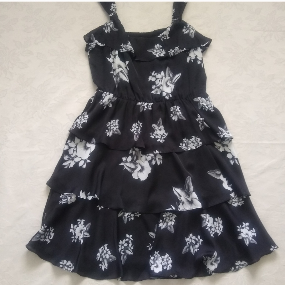 New🎀 Tiered ruffled flowy chiffon flower print - Picture 1 of 5